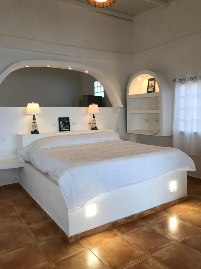 Oceanfront Bungalows - Paradise Rentals Santa Catalina Bagian luar foto