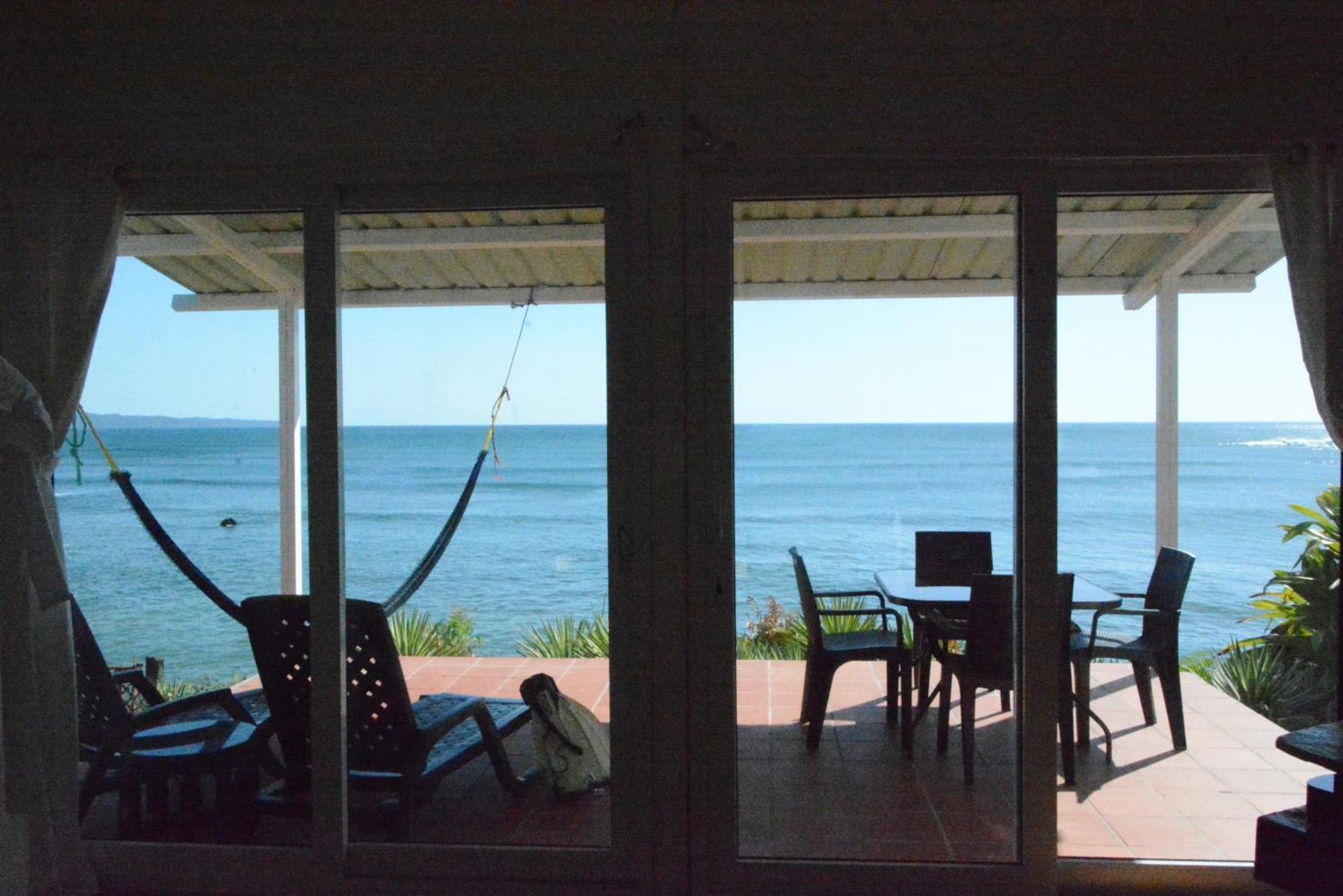 Oceanfront Bungalows - Paradise Rentals Santa Catalina Bagian luar foto